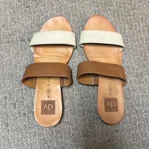dv sandals size 8.5